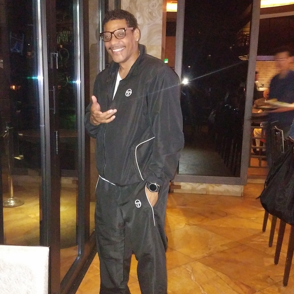 Meet your Posher, Dwayne - Picture 1 of 3